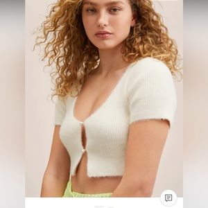 NWT MANGO Knitted Cropped button cardigan Size Medium